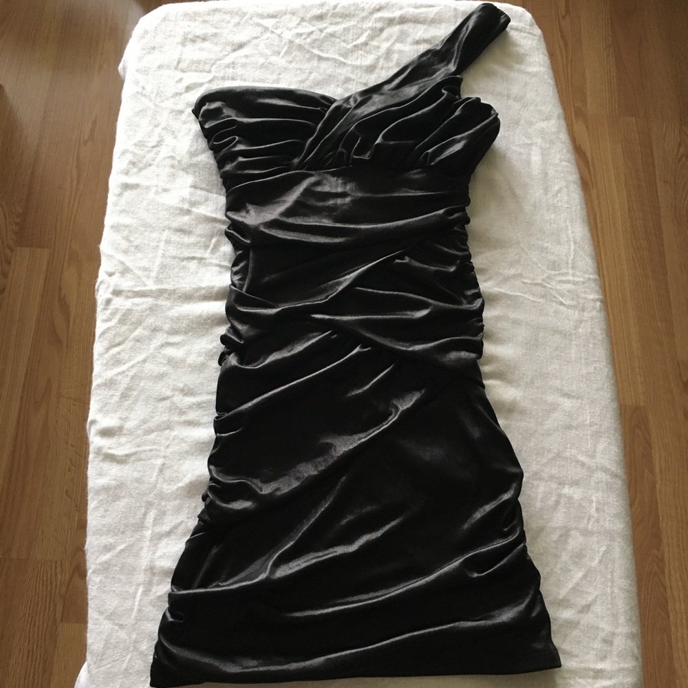 One shoulder ruched dress